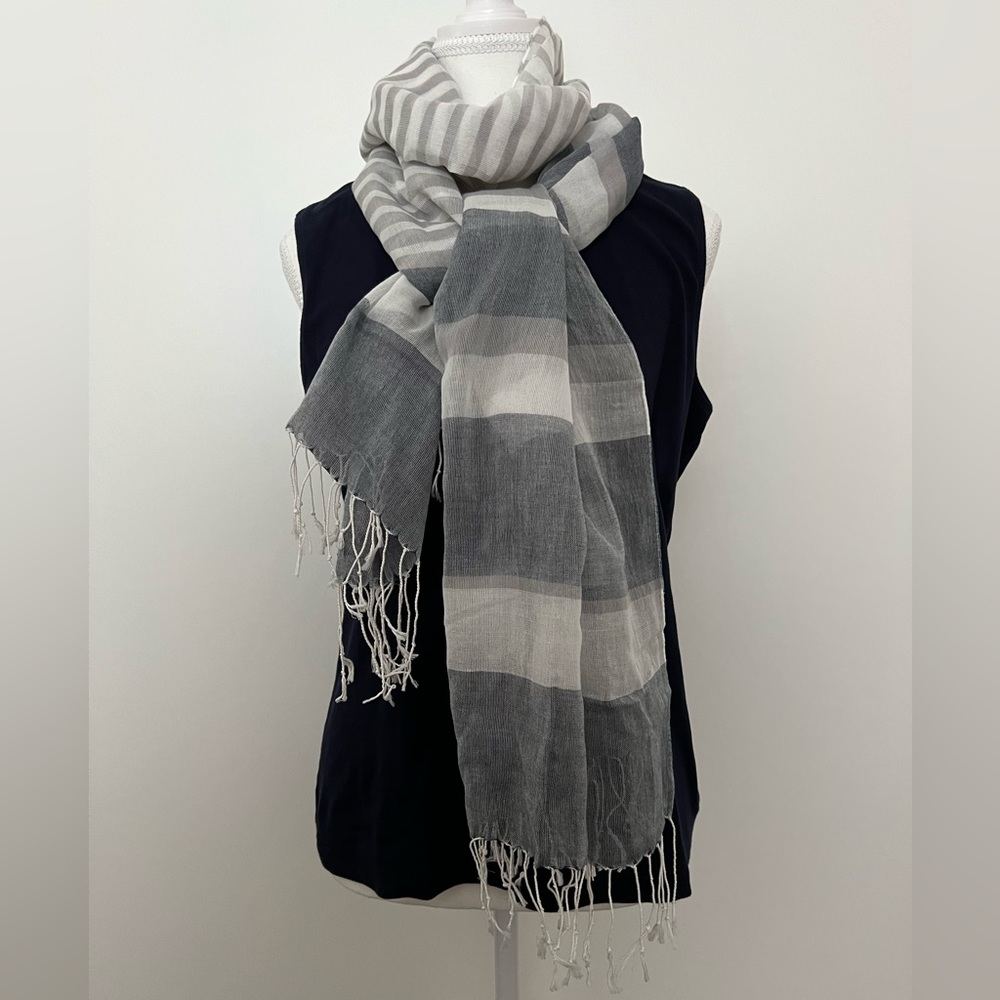 NWOT Lands’ End Lightweight Blue Gray White Stripe Fringe Scarf